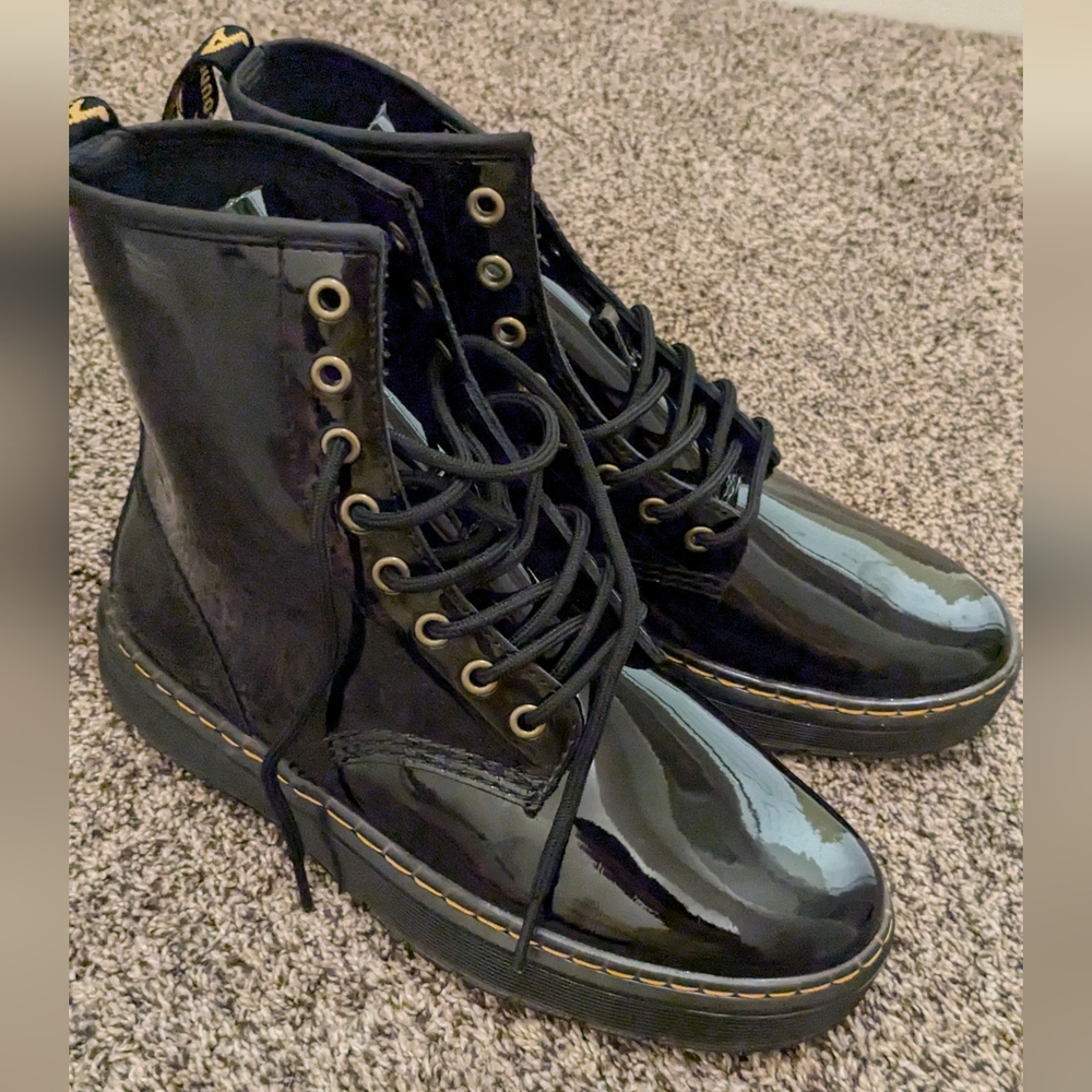 Doc Marten's US M 7 Zavala NWOT